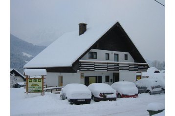 Eslovenia Privát Podkoren, Exterior